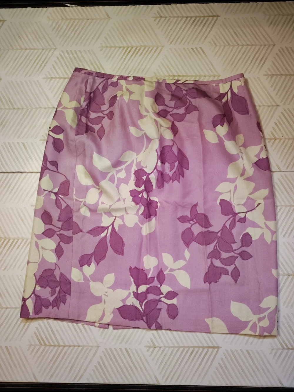 Amanda Smith Floral Pencil Skirt in Lavender and Cream 100%silk Size 12 90s‎